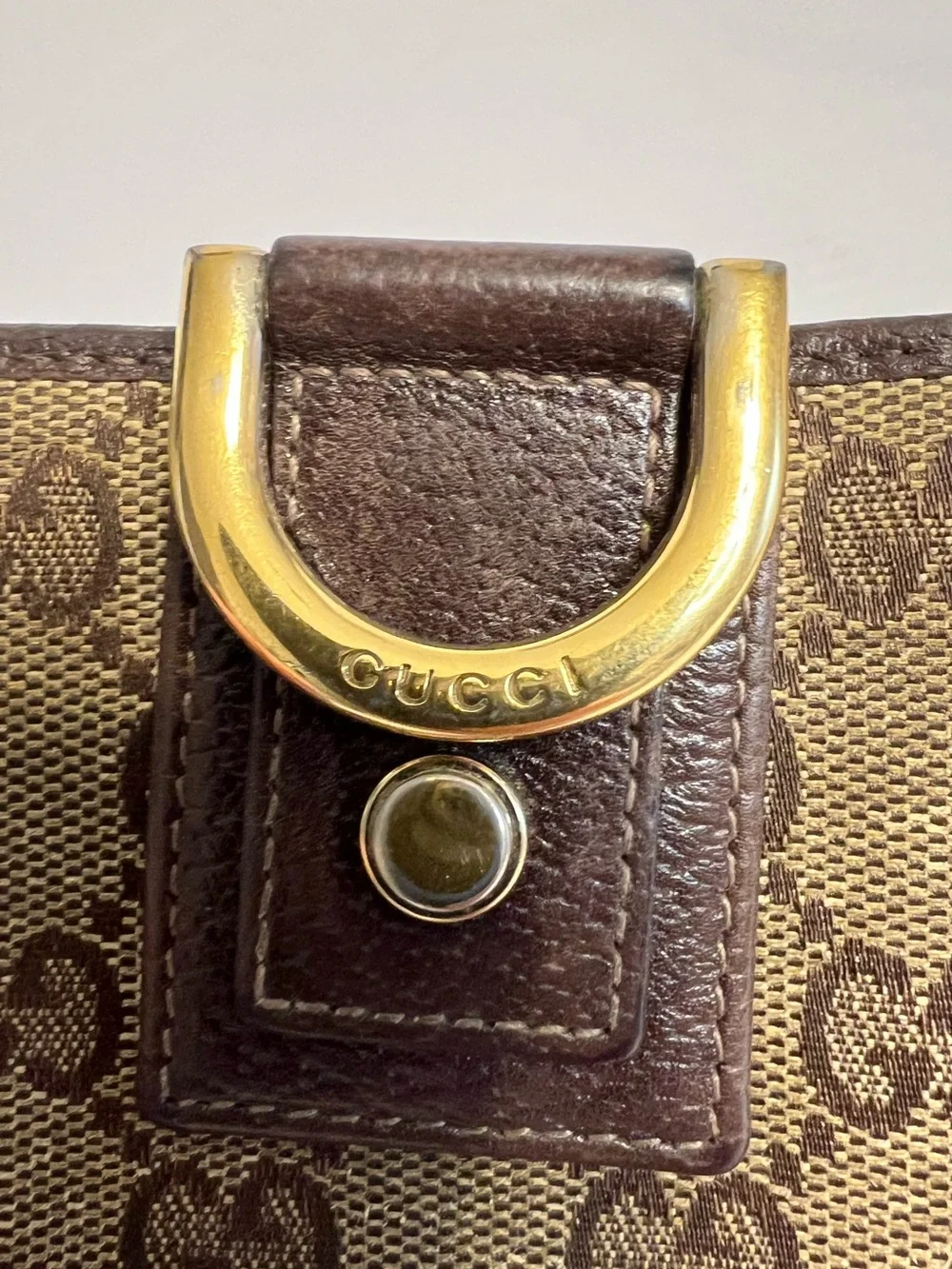 Gucci Abbey D-Ring Compact Wallet